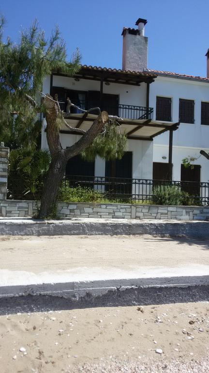 Вілла Stelios Seaside House Лефокастро Екстер'єр фото
